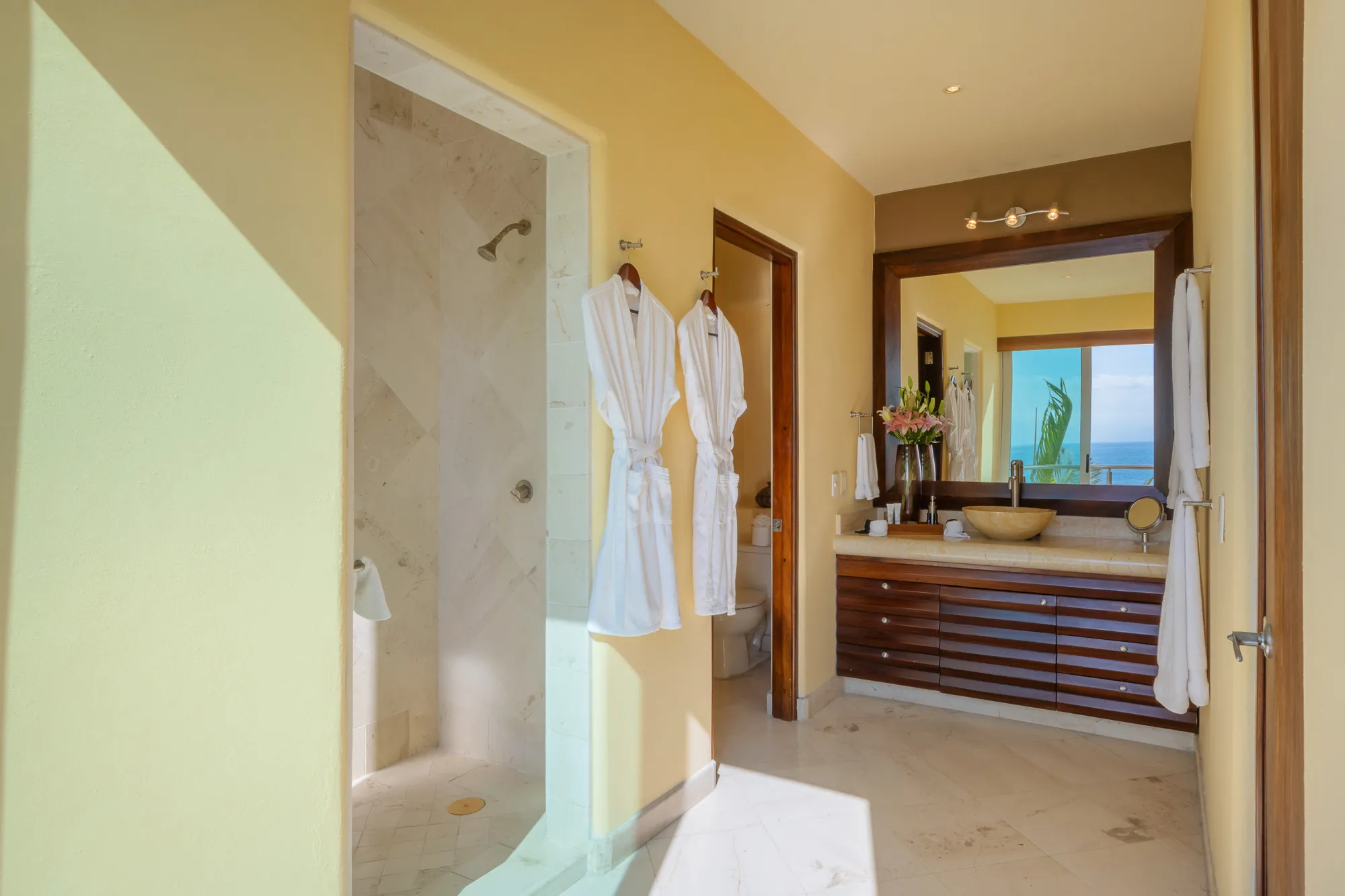 Villa Montecito suite and bath 