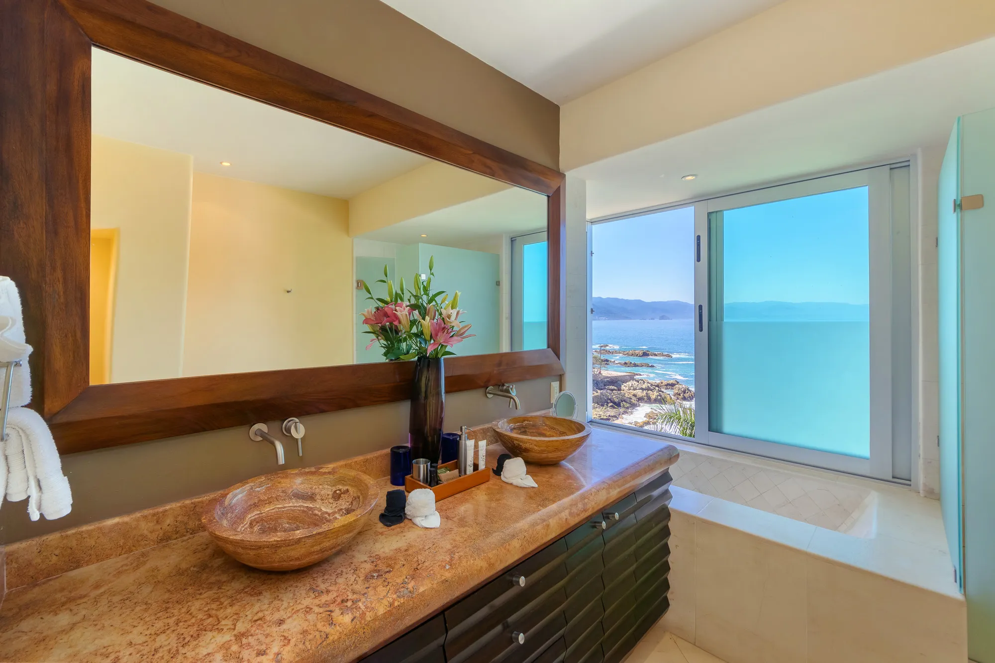 Villa Montecito suite and bath overlooking ocean