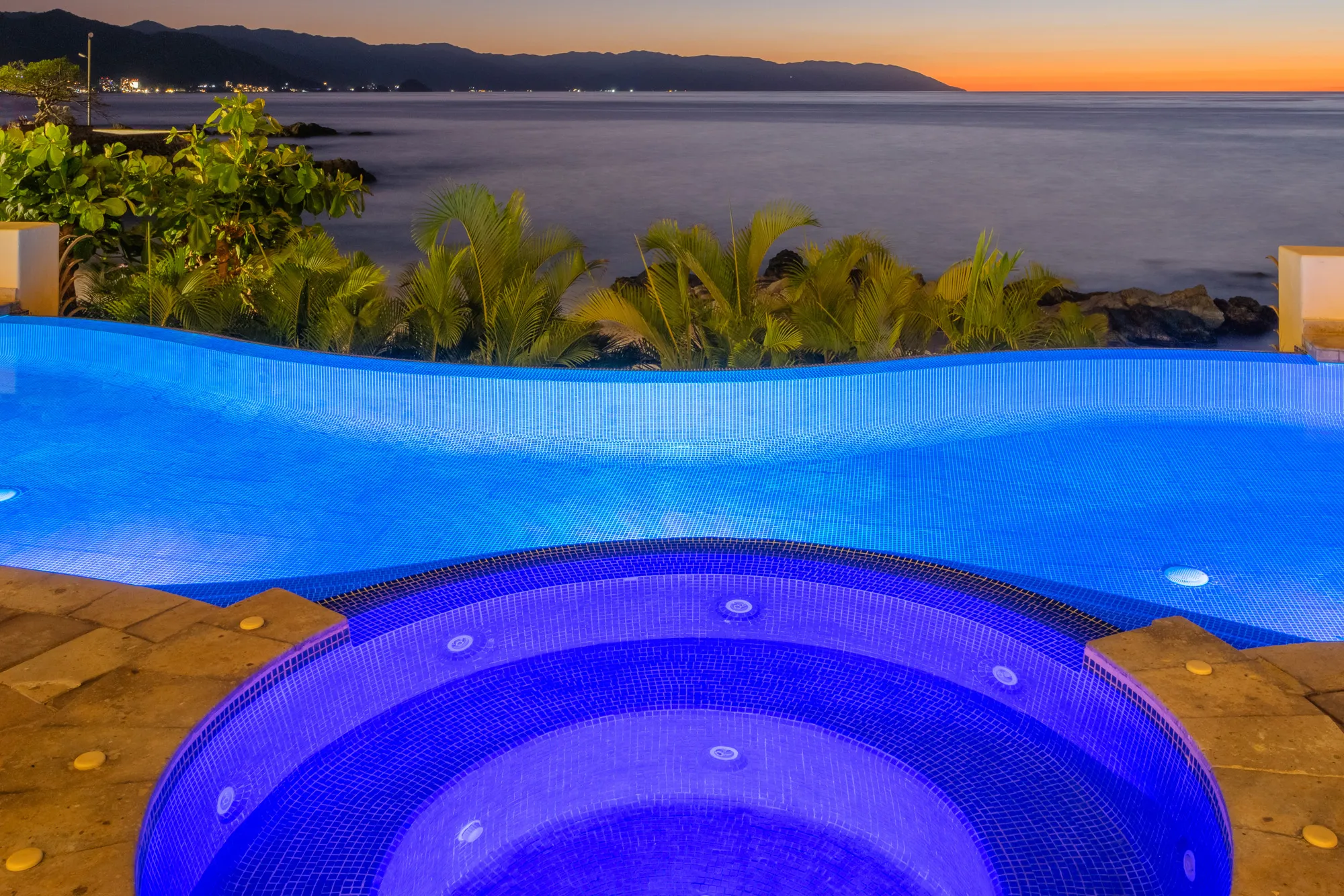 Villa Montecito infinity pool Puerto Vallarta hot tub