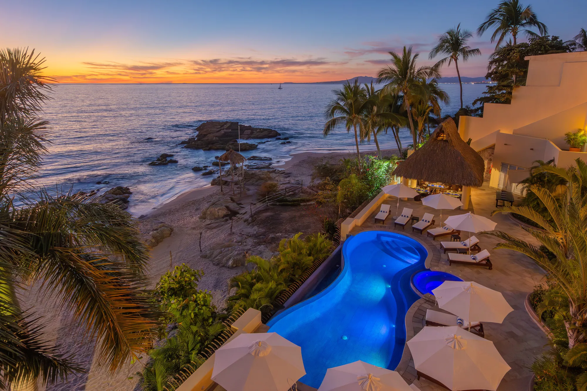 Villa Montecito infinity pool Puerto Vallarta hot tub