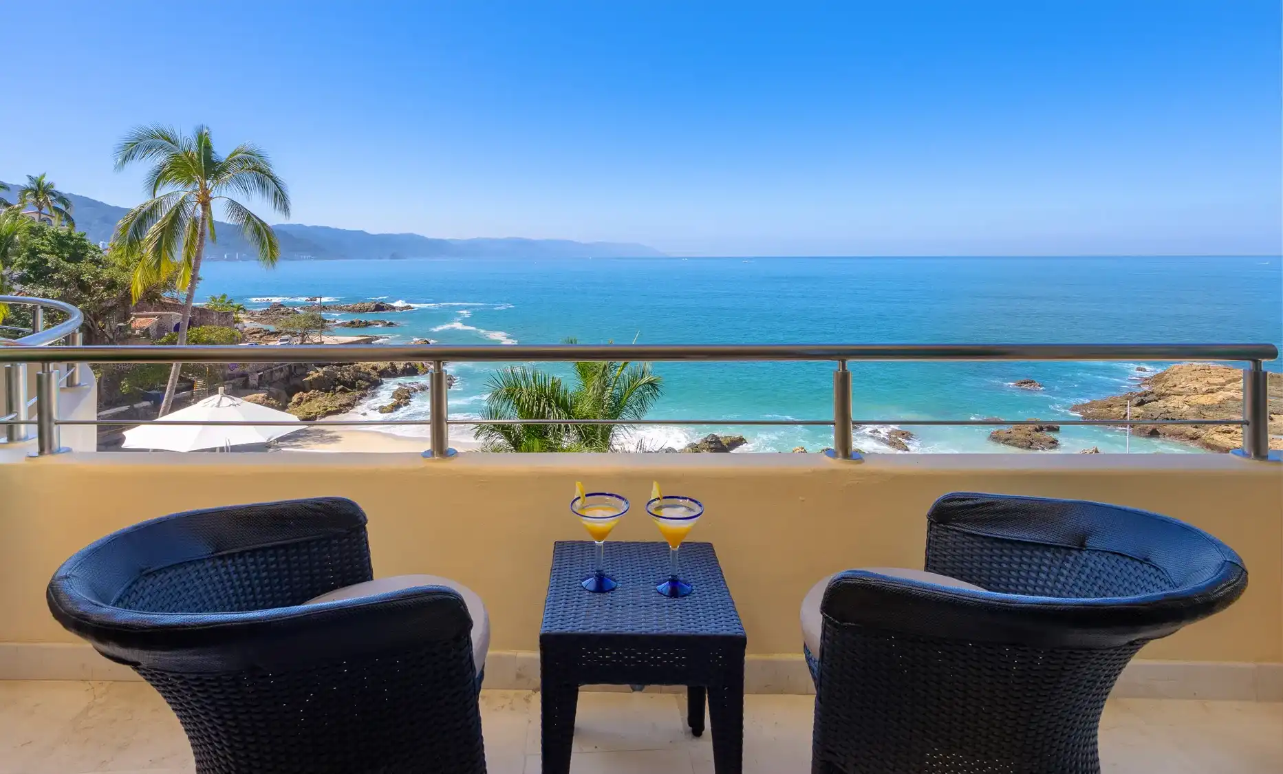 Villa Montecito suite and bath overlooking ocean