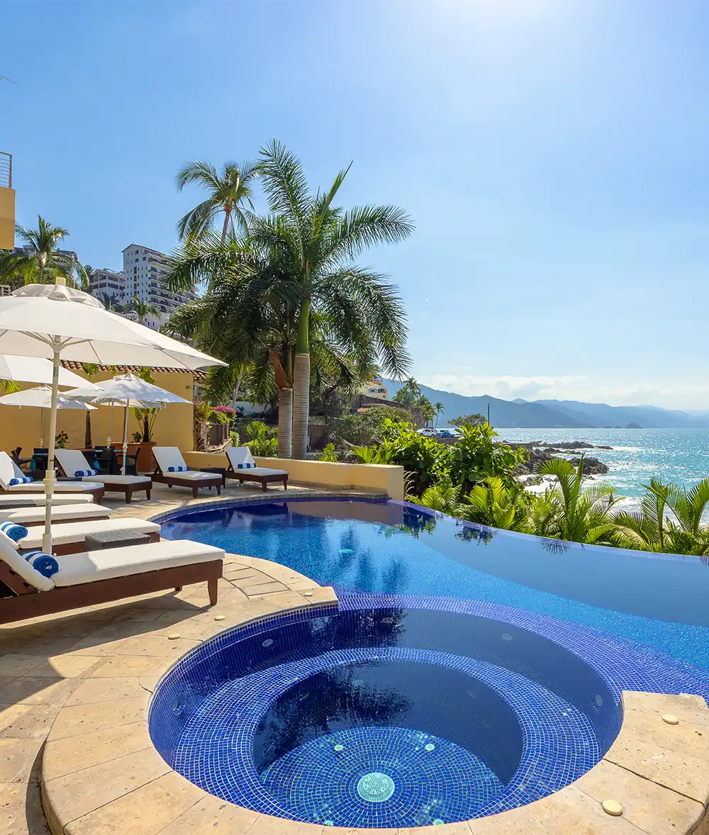 Infinity pool and hot tub Puerto Vallarta